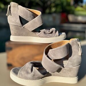 SOFFT Sanielle Gray Suede Wedge Sandals - Comfortable Strappy Platforms, 9B